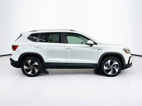 Used 2024 Volkswagen Taos SE AWD/4WD image 10