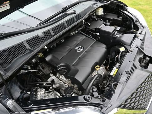 Used 2016 Toyota Sienna Limited Premium AWD/4WD image 14
