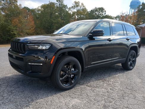 New 2025 Jeep Grand Cherokee L Limited w/ Black Appearance Package RWD image 6