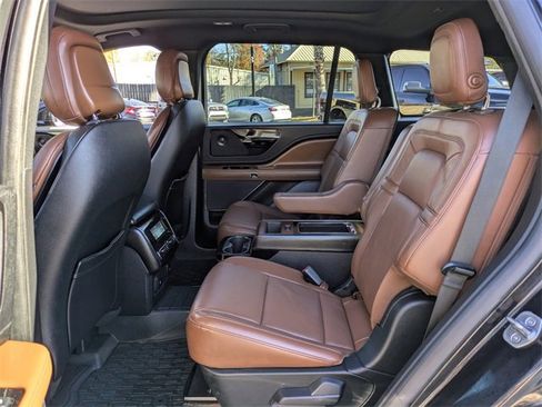 Used 2020 Lincoln Aviator Reserve w/ Equipment Group 201A image 17