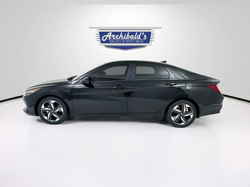 Used 2023 Hyundai Elantra SEL w/ Convenience Package FWD image 5