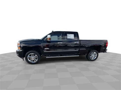 Used 2018 Chevrolet Silverado 2500 High Country w/ Duramax Plus Package image 5
