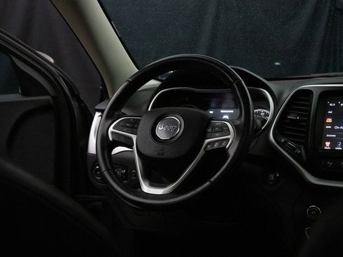 Used 2016 Jeep Cherokee Trailhawk w/ Comfort/Convenience Group image 14