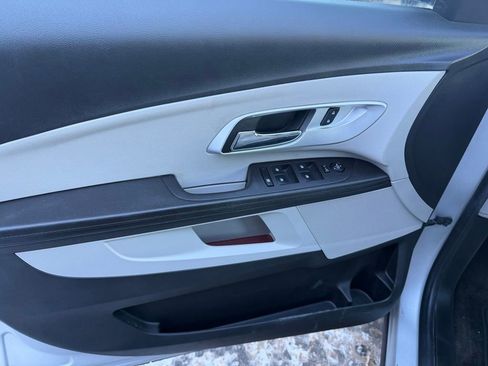 Used 2017 Chevrolet Equinox LT w/ Convenience Package image 13