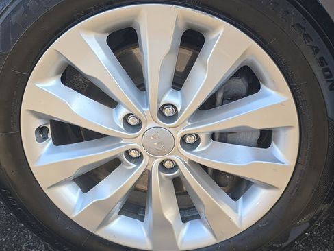 Used 2018 Kia Sedona EX image 7