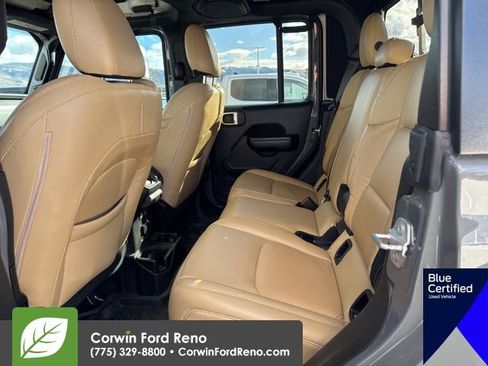 Used 2021 Jeep Gladiator Willys image 16