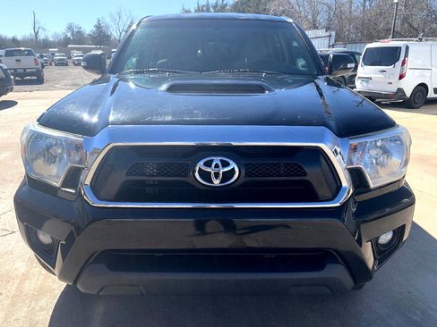 Used 2015 Toyota Tacoma PreRunner w/ TRD Sport Package image 2