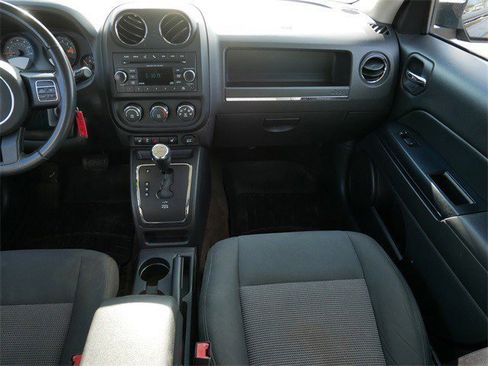 Used 2015 Jeep Patriot Latitude image 12