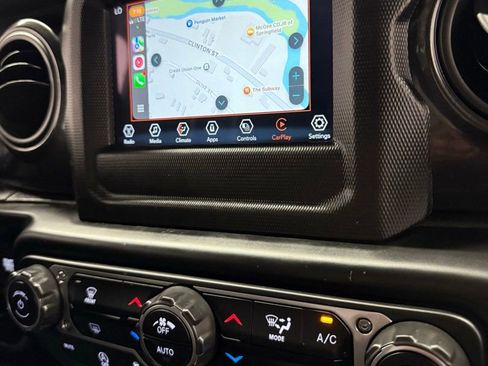 Used 2021 Jeep Wrangler Unlimited Sport w/ Technology Group image 25