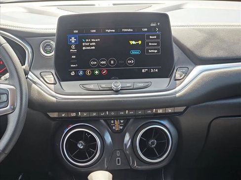 Certified 2025 Chevrolet Blazer LT AWD/4WD image 14