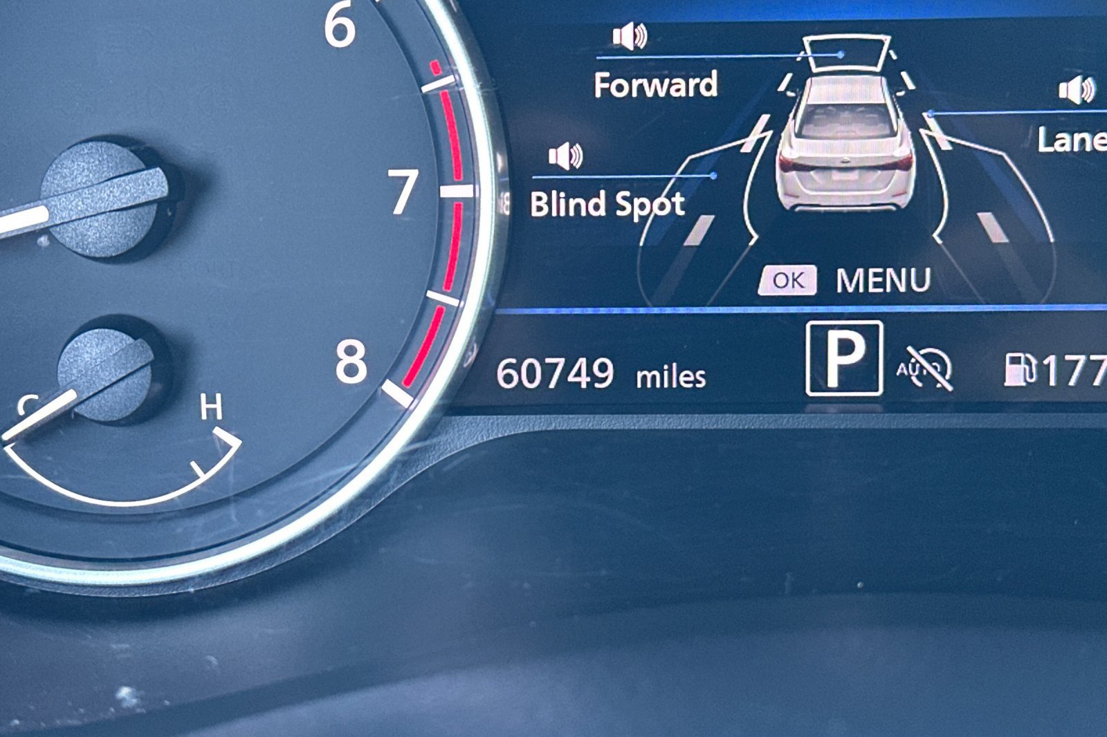 Used 2024 Nissan Sentra SV FWD image 25