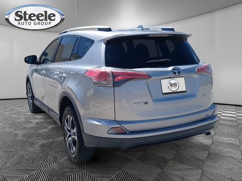 Used 2016 Toyota RAV4 LE FWD image 2