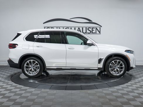 New 2026 BMW X5 xDrive40i w/ Executive Package image 4