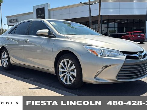 Used 2017 Toyota Camry XLE w/ Moonroof Package FWD image 1