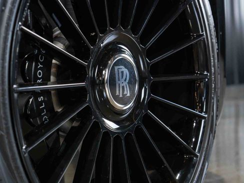 Used 2020 Rolls-Royce Wraith RWD image 16