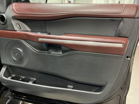 Used 2024 Ford Expedition Max Limited image 11