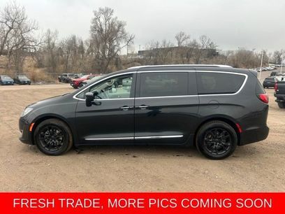 Used 2017 Chrysler Pacifica Touring-L Plus w/ Advanced Safetytec Group