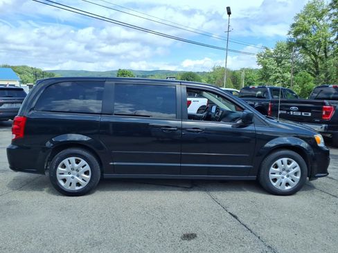 Used 2017 Dodge Grand Caravan SE w/ Power Window Group FWD image 2