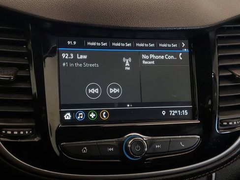 Used 2019 Chevrolet Trax LT w/ LT Convenience Package AWD/4WD image 16