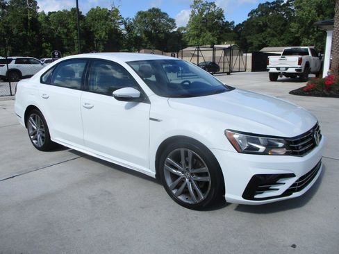 Used 2018 Volkswagen Passat 2.0T R-Line FWD image 4
