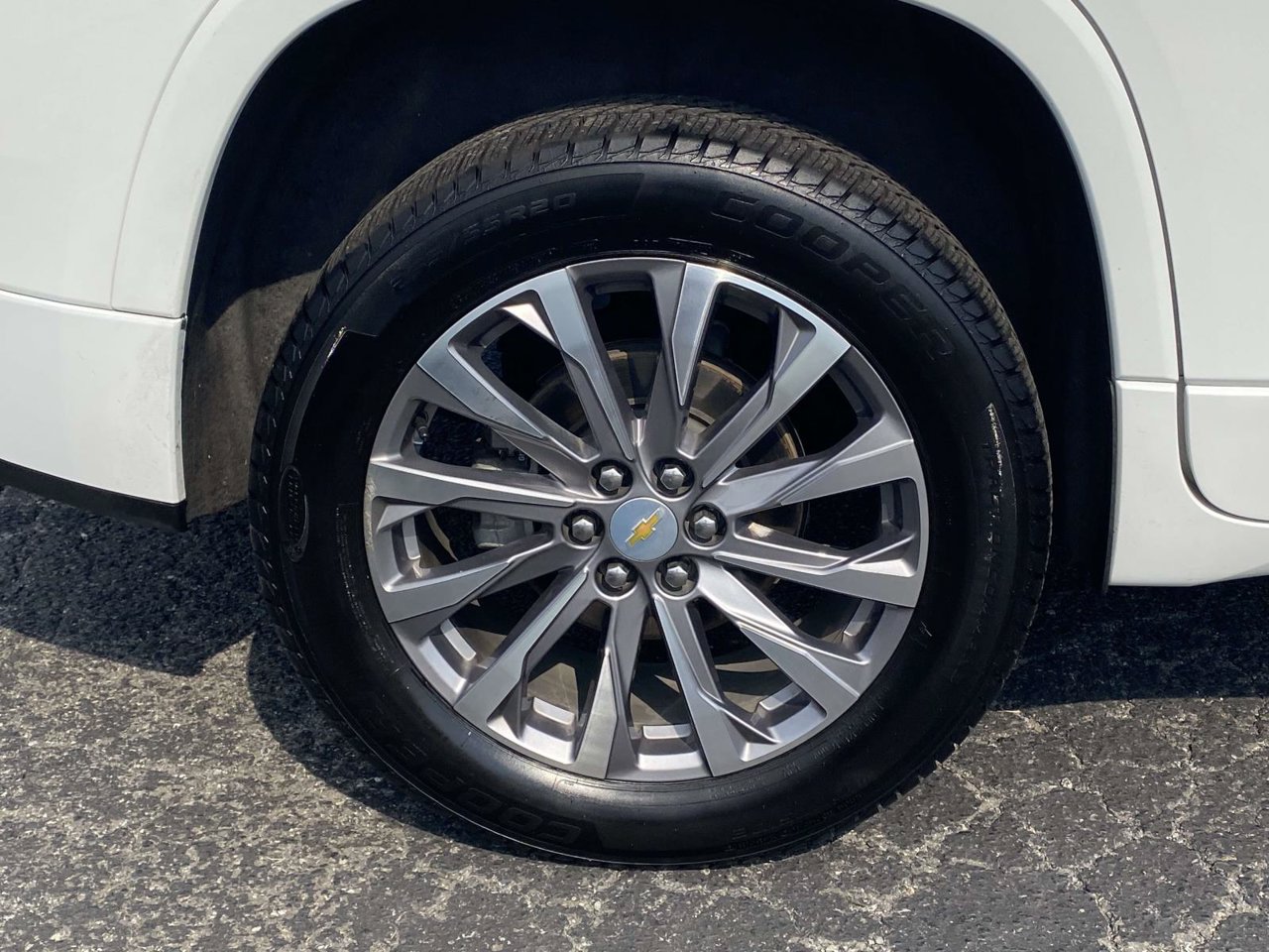 Used 2023 Chevrolet Traverse Premier AWD/4WD image 7