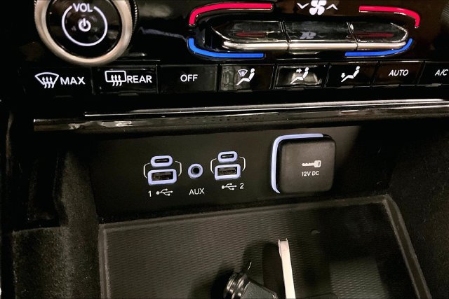 Used 2021 Jeep Grand Cherokee L Summit w/ Luxury Tech Group V AWD/4WD image 32