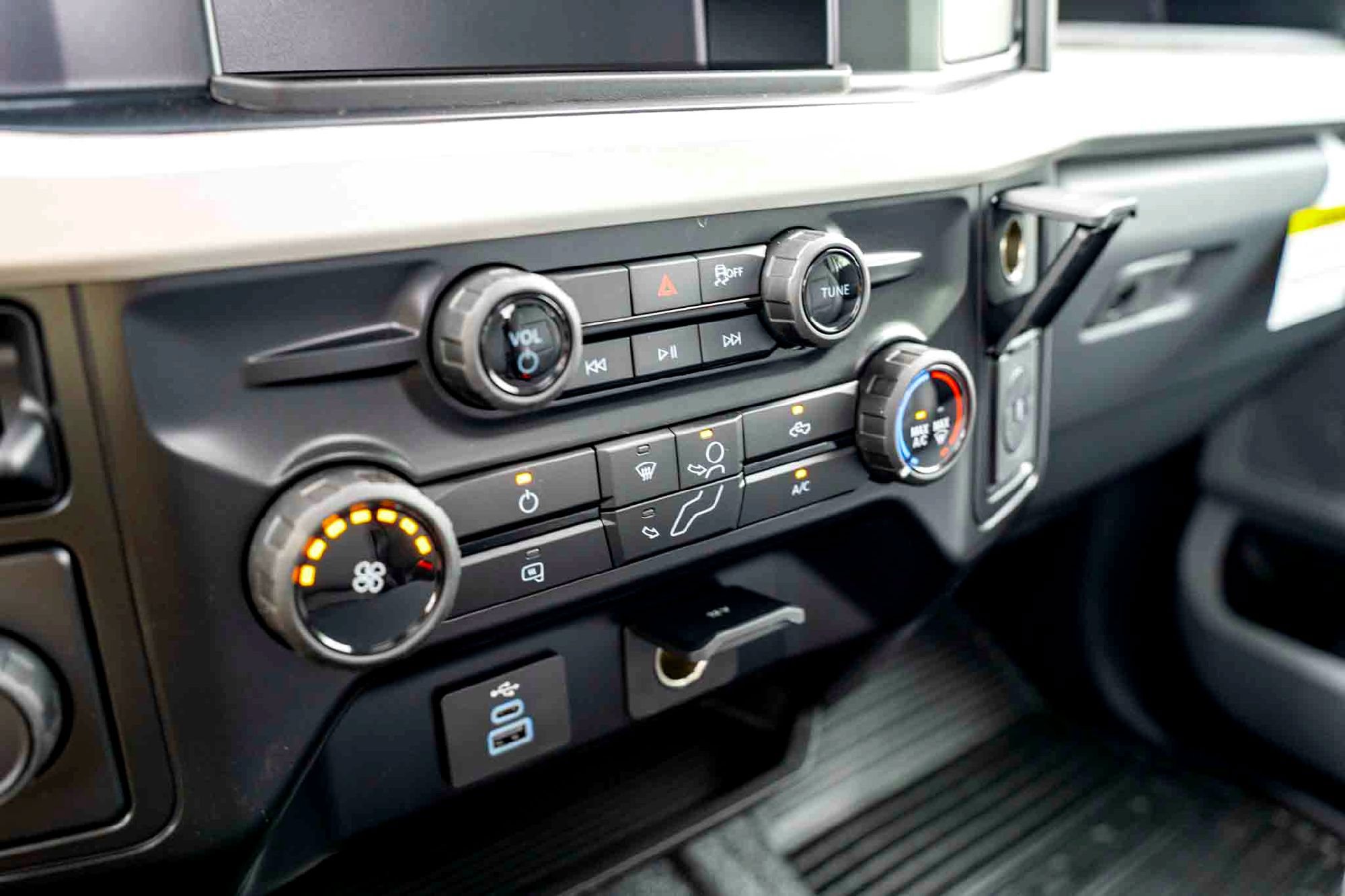 New 2025 Ford F250 XL RWD image 17