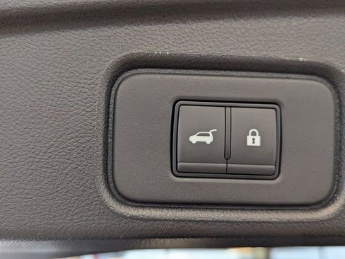 New 2026 Nissan Pathfinder SL image 15