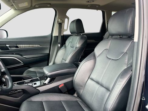 Used 2024 Kia Telluride EX w/ EX Captain's Chair Package image 22