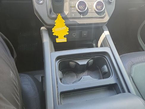 Used 2024 Land Rover Defender 110 X-Dynamic SE image 74