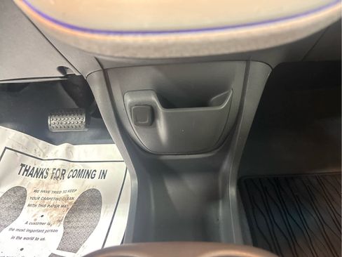 Used 2020 Chevrolet Bolt Premier w/ Infotainment Package image 22