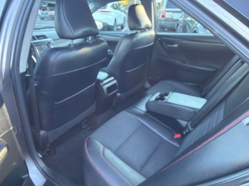 Used 2015 Toyota Camry SE FWD image 14
