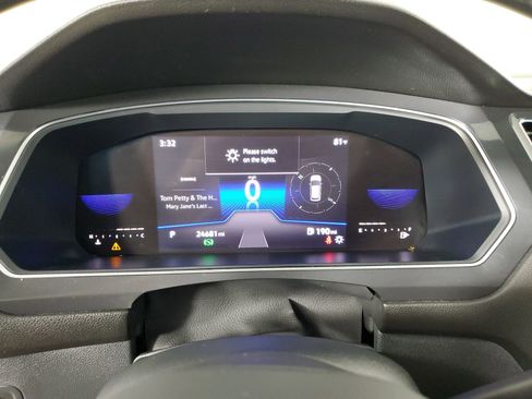 Used 2022 Volkswagen Tiguan SE R-Line image 28