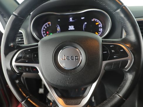 Used 2021 Jeep Grand Cherokee Laredo image 18