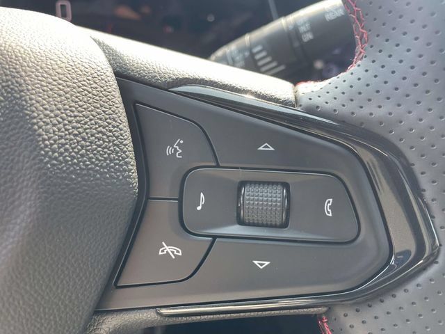 Certified 2024 Chevrolet Trax RS w/ Sunroof Package FWD image 20