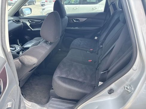 Used 2015 Nissan Rogue S image 4