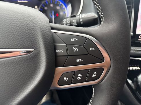 New 2026 Chrysler Pacifica Limited image 51