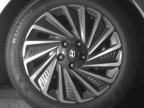 Used 2025 Hyundai Sonata SEL FWD image 13
