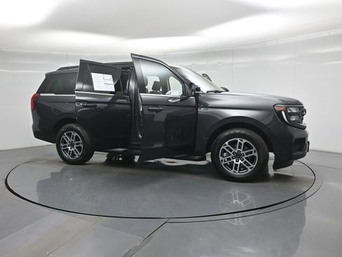 Certified 2025 Ford Expedition Active image 33