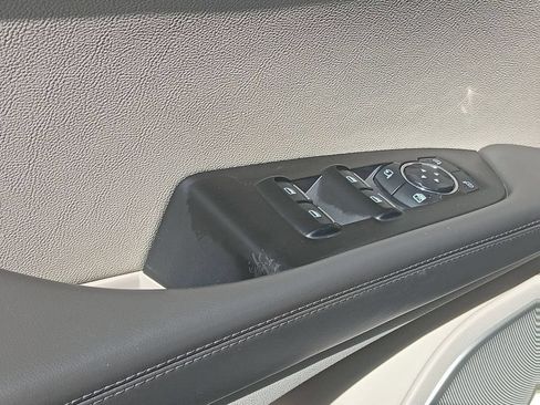 Certified 2023 Lincoln Nautilus AWD w/ Premium Package image 15