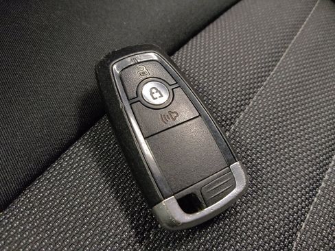 Used 2017 Ford Edge SE FWD image 32