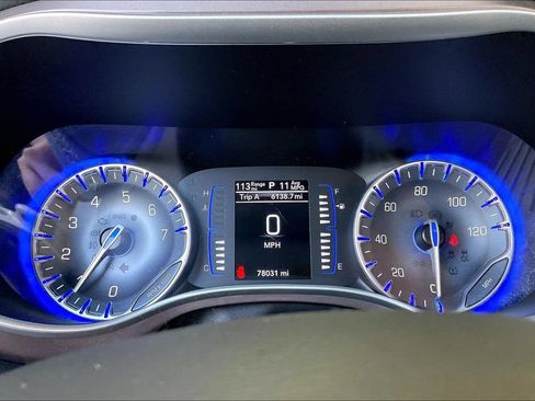 Used 2023 Chrysler Voyager LX FWD image 7