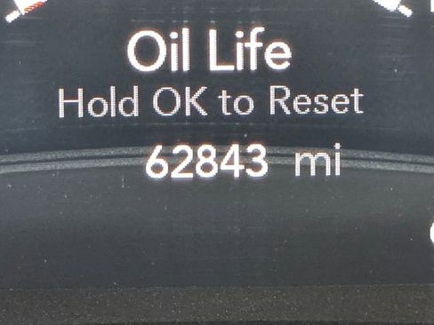 Used 2023 Chrysler Pacifica Touring-L FWD image 31
