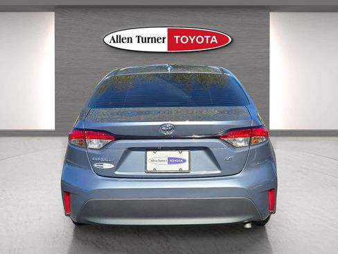 Used 2025 Toyota Corolla LE image 7