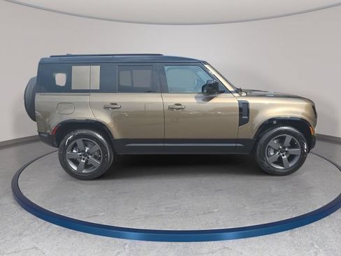Used 2026 Land Rover Defender 110 X-Dynamic SE AWD/4WD image 5