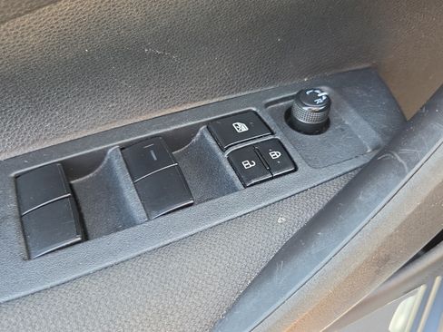 Used 2024 Toyota Corolla LE FWD image 27