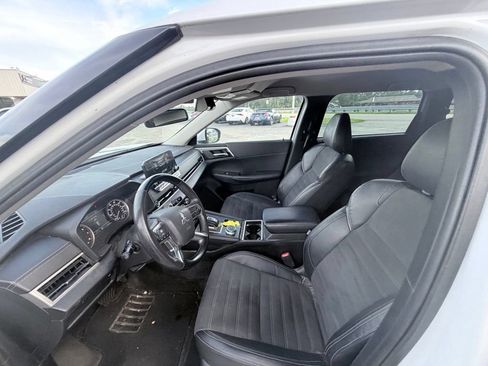 Used 2023 Mitsubishi Outlander SE FWD image 10