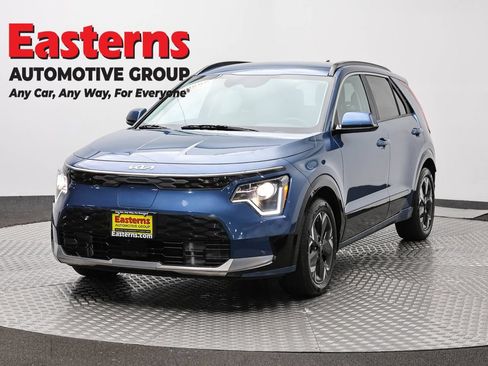 Used 2024 Kia Niro Wind w/ Wind Preserve Package FWD image 1
