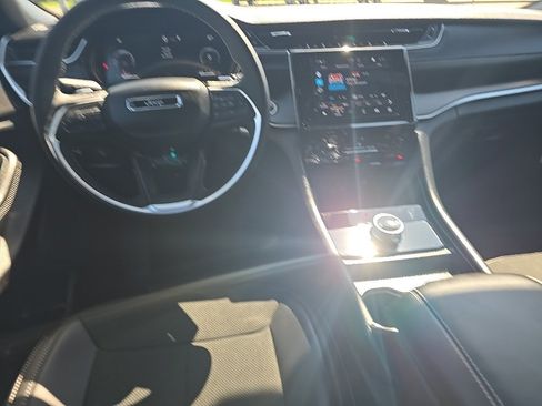 New 2025 Jeep Grand Cherokee L Altitude image 24