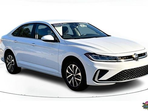 Certified 2025 Volkswagen Jetta S image 1